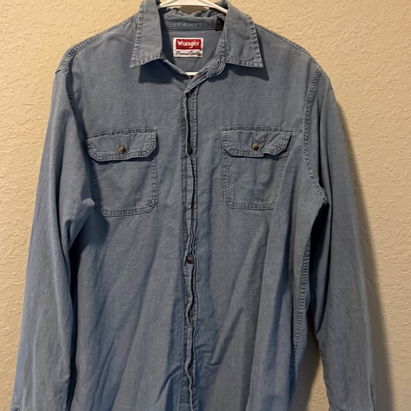 Wrangler long sleeve button up! - Picture 2 of 3